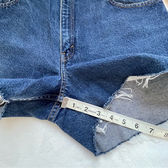 VINTAGE LEVIS 550 Hi Waist Cut Off Denim Shorts - Picture 9 of 12